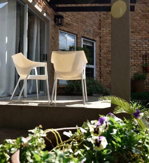 Пансион Sindisa Guest House