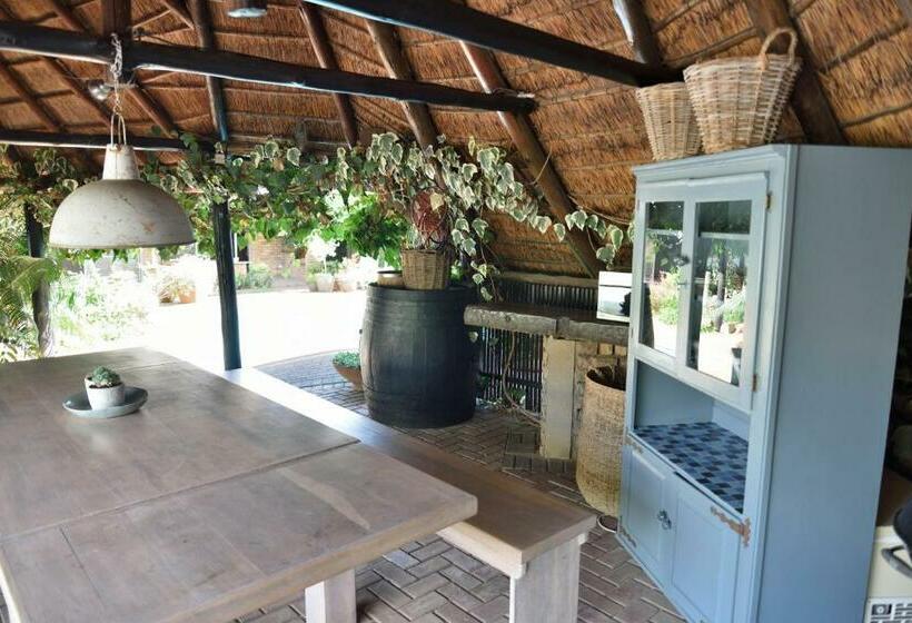 Пансион Sindisa Guest House