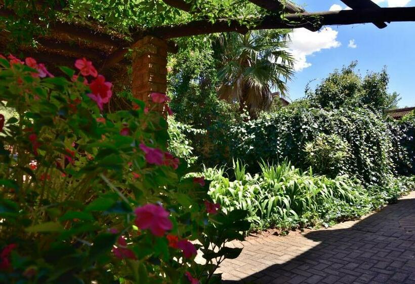 Пансион Sindisa Guest House