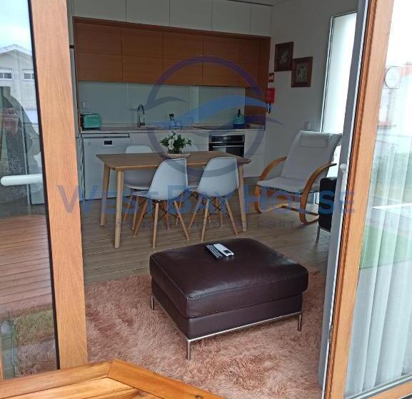 פנסיון West Bay House