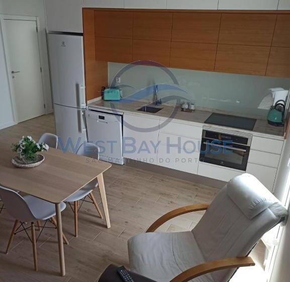 פנסיון West Bay House