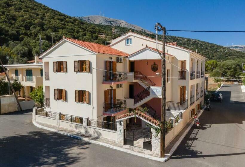 Alexatos Studios & Apartments