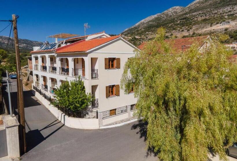 Alexatos Studios & Apartments