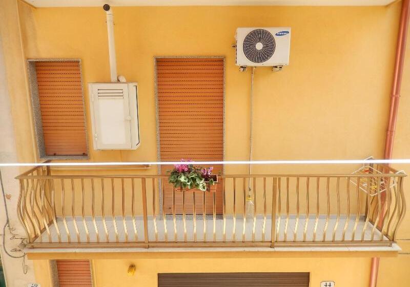 تختخواب و صبحانه Bella Giulia