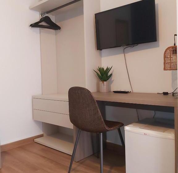 تختخواب و صبحانه Bella Giulia