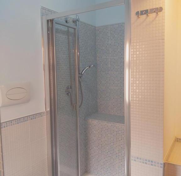 تختخواب و صبحانه Bella Giulia