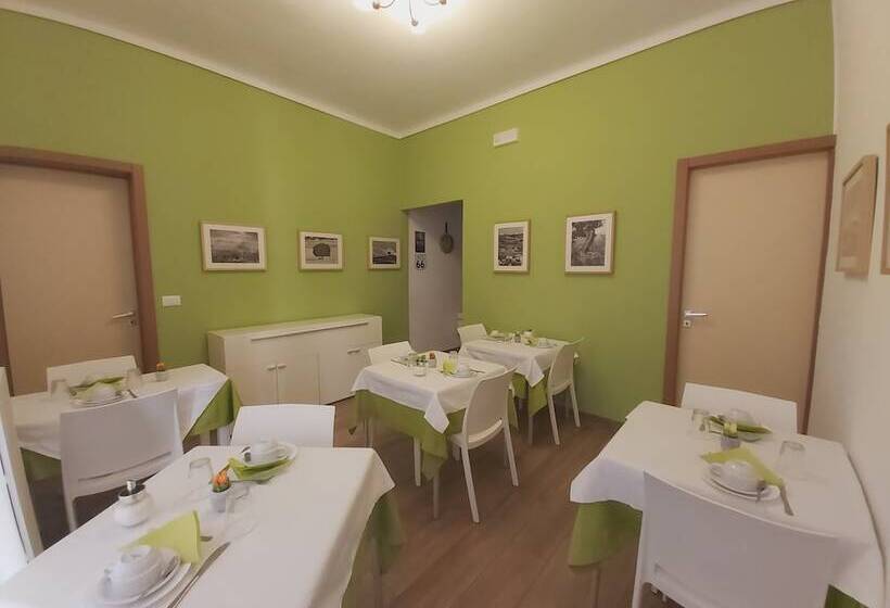 تختخواب و صبحانه Bella Giulia