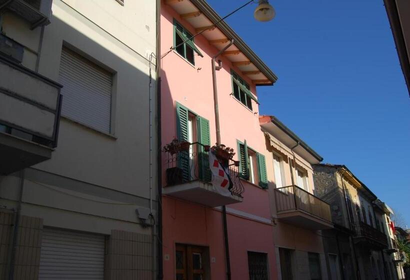 住宿加早餐  Burlamacco Gold