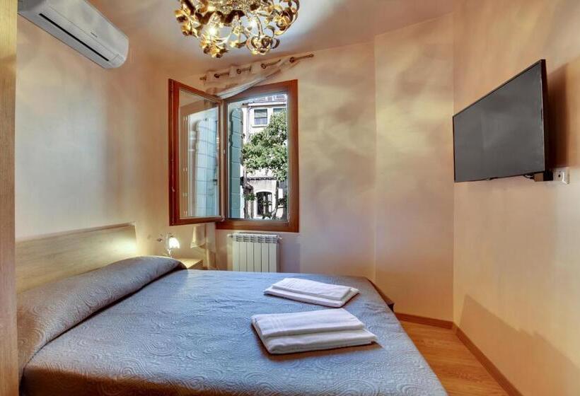 تختخواب و صبحانه Locanda Delle Acque