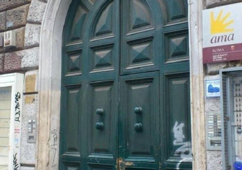 تختخواب و صبحانه Moshi Moshi