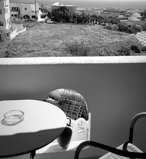 Emmanouela Studios & Villas