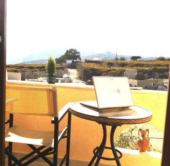 Emmanouela Studios & Villas