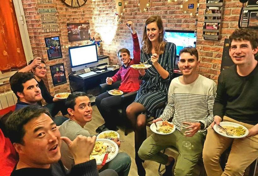 פונדק Dreaming Rome