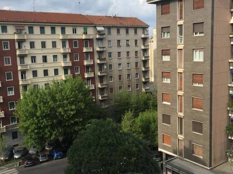 مسافرخانه Emmy