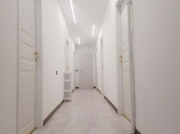 مسافرخانه Emmy