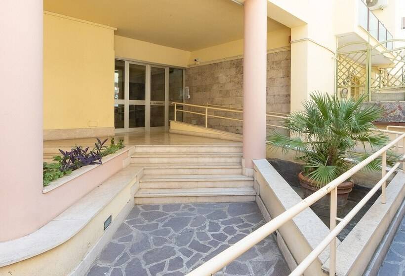 مسافرخانه Internouno Deluxe