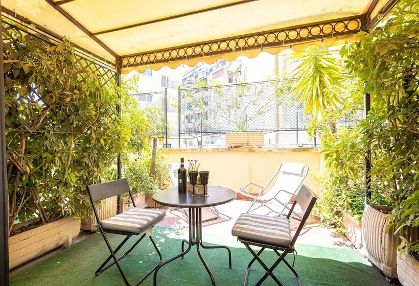 مسافرخانه Internouno Deluxe