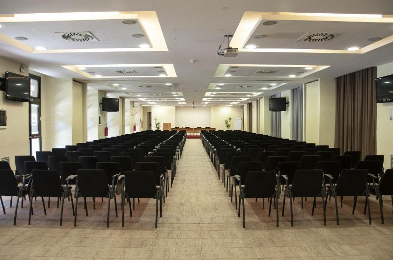 مسافرخانه Roma Scout Center