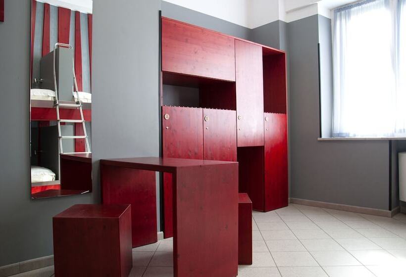 مسافرخانه Roma Scout Center