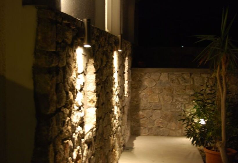 בית מלון כפרי Aretousa Villas