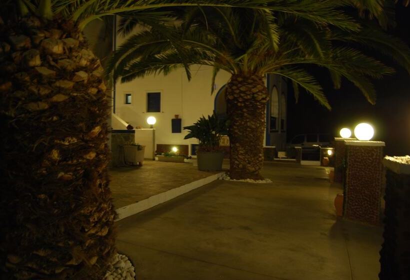 בית מלון כפרי Aretousa Villas