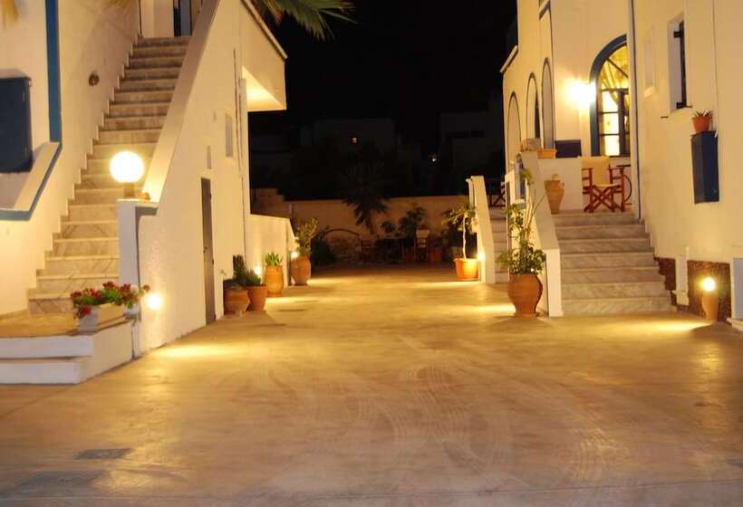 בית מלון כפרי Aretousa Villas