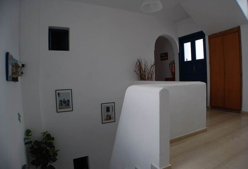 בית מלון כפרי Aretousa Villas