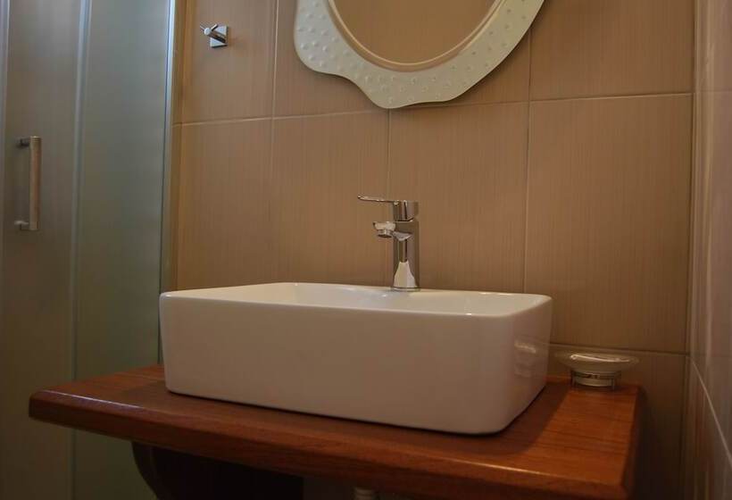 בית מלון כפרי Aretousa Villas