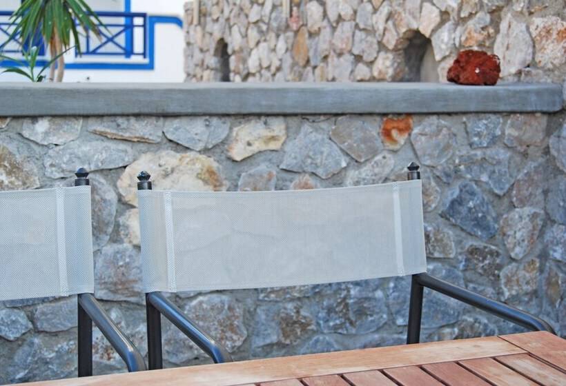 בית מלון כפרי Aretousa Villas