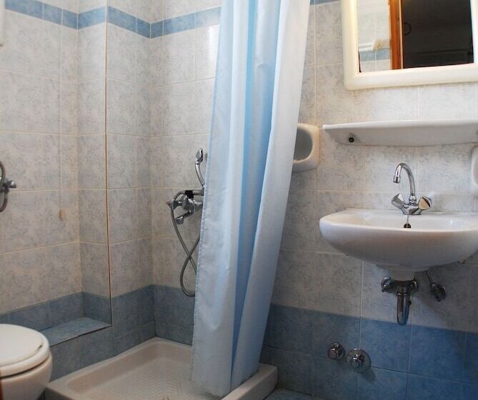 בית מלון כפרי Aretousa Villas