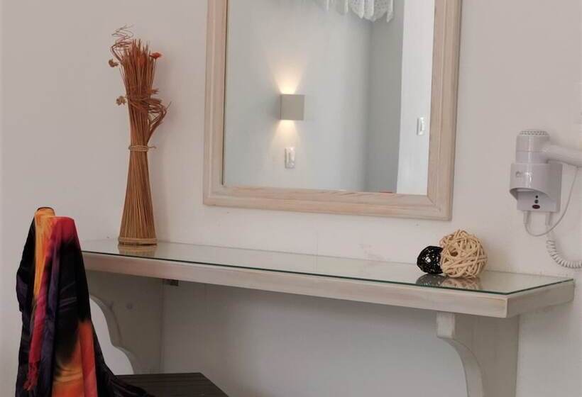 בית מלון כפרי Aretousa Villas