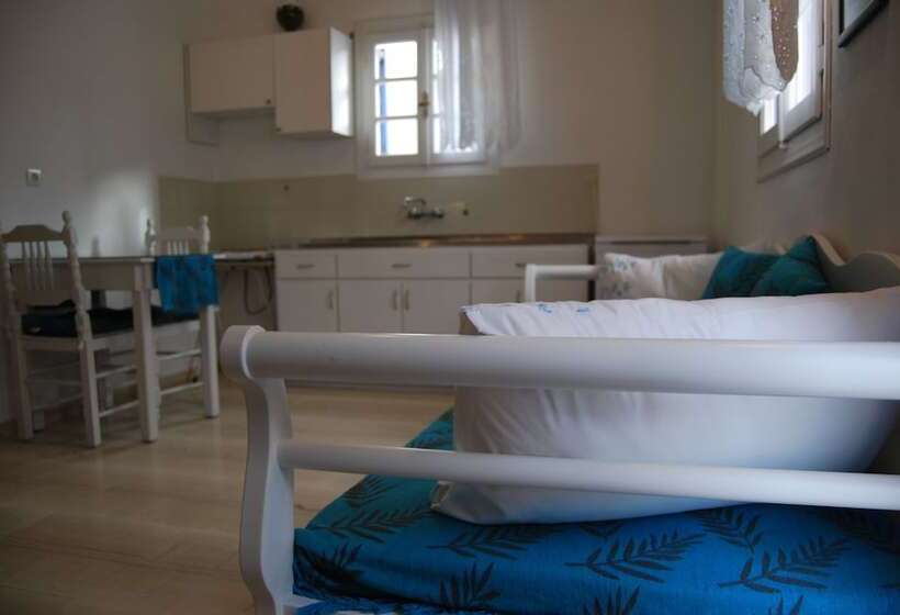 בית מלון כפרי Aretousa Villas