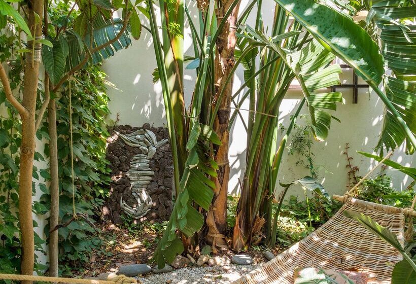 ホテル Aris Boutique