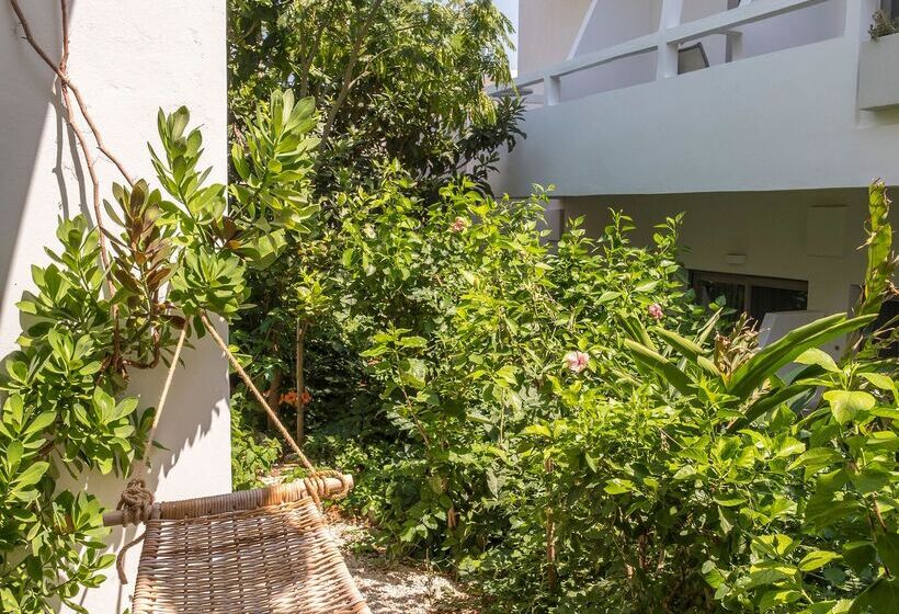 ホテル Aris Boutique