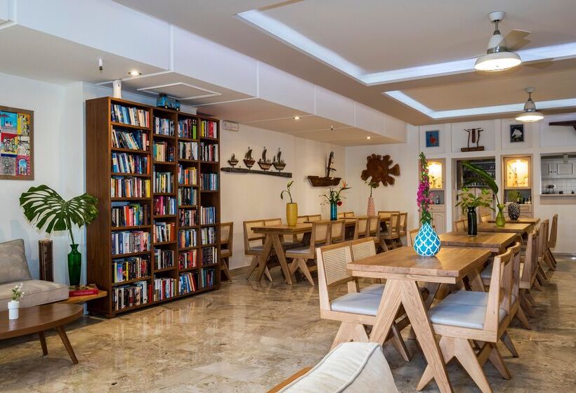 ホテル Aris Boutique