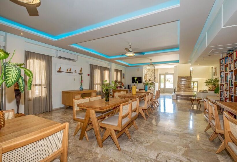 ホテル Aris Boutique