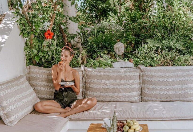 ホテル Aris Boutique