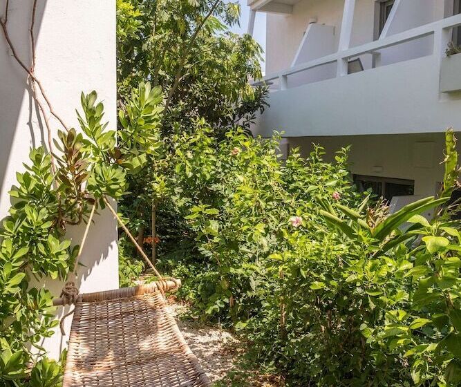 ホテル Aris Boutique