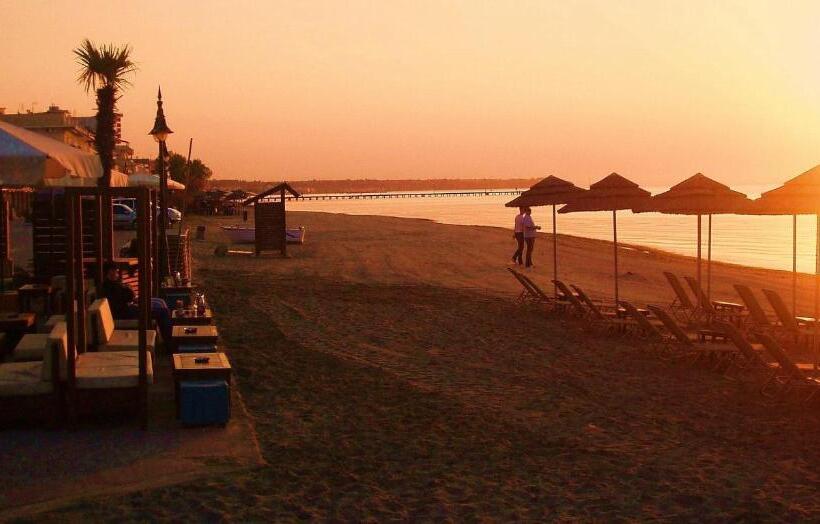 בית מלון כפרי Avra