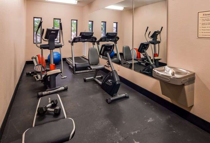 בית מלון כפרי Best Western Plus Circle Inn