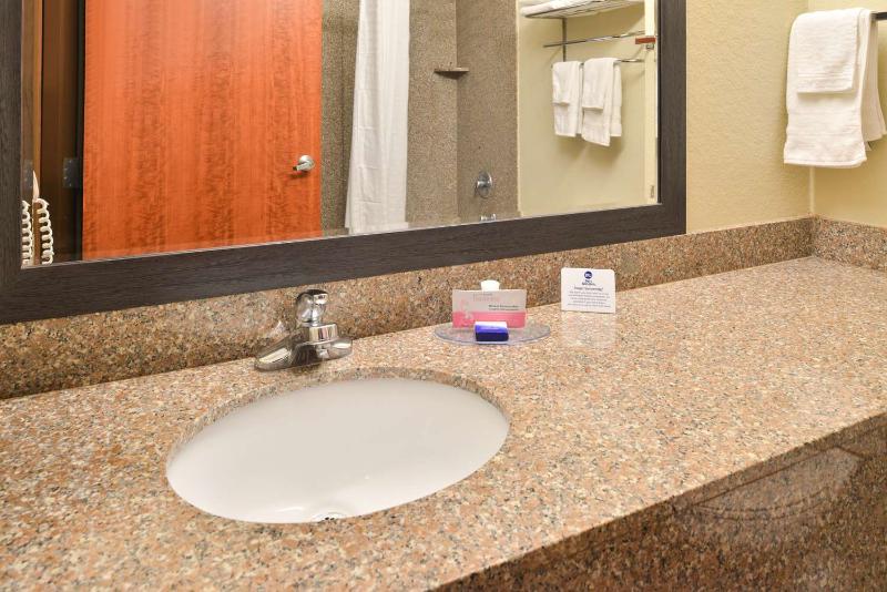 בית מלון כפרי Best Western Troy Inn