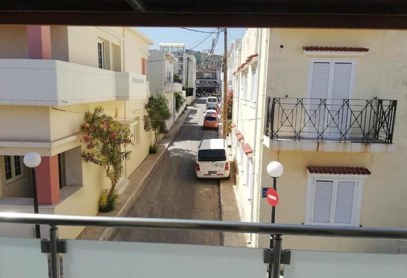 ホテル Bikakis Family Apartments