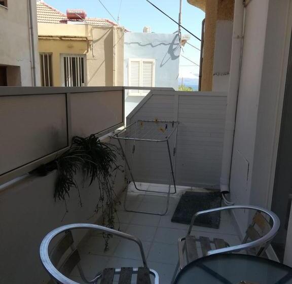 فندق Bikakis Family Apartments