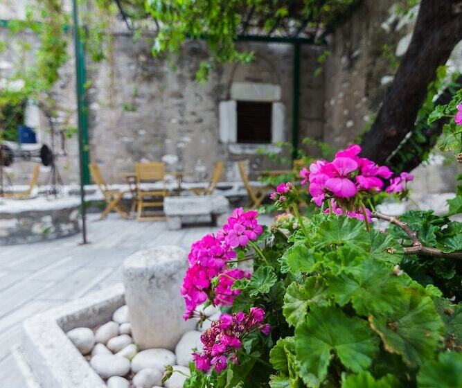 호텔 Captain Manolis