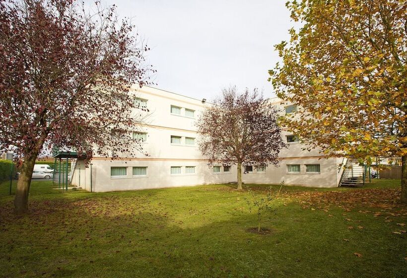 בית מלון כפרי Kyriad Eco Lille Sud   Noyelles Godault