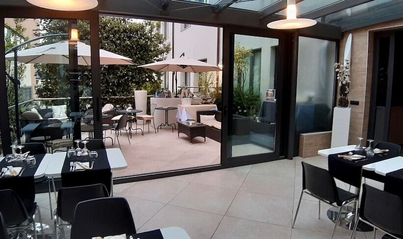 בית מלון כפרי Continental Urban Art