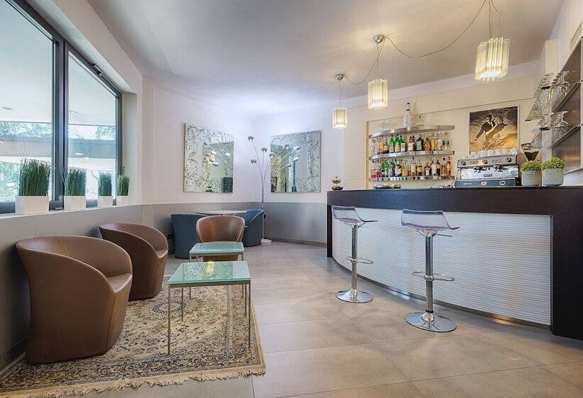 בית מלון כפרי Continental Urban Art