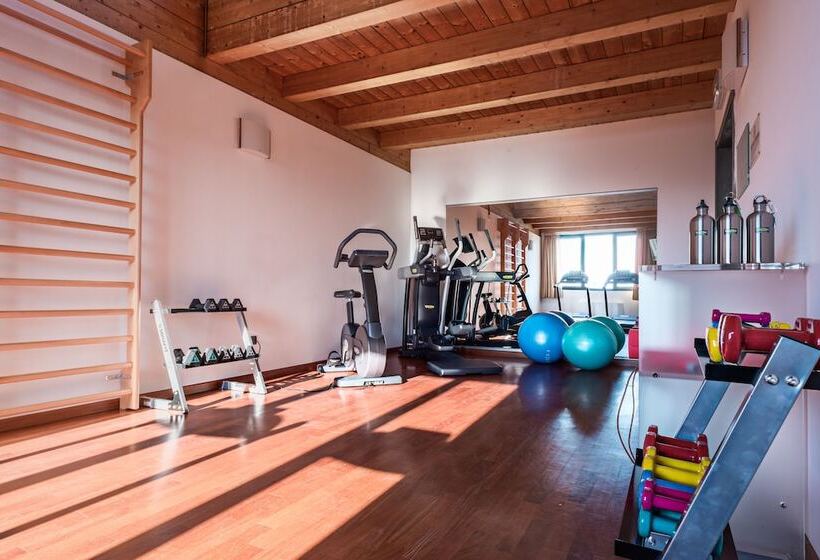 בית מלון כפרי Continental Urban Art