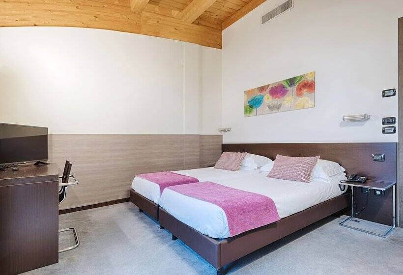 בית מלון כפרי Continental Urban Art