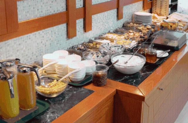 בית מלון כפרי Elpida City